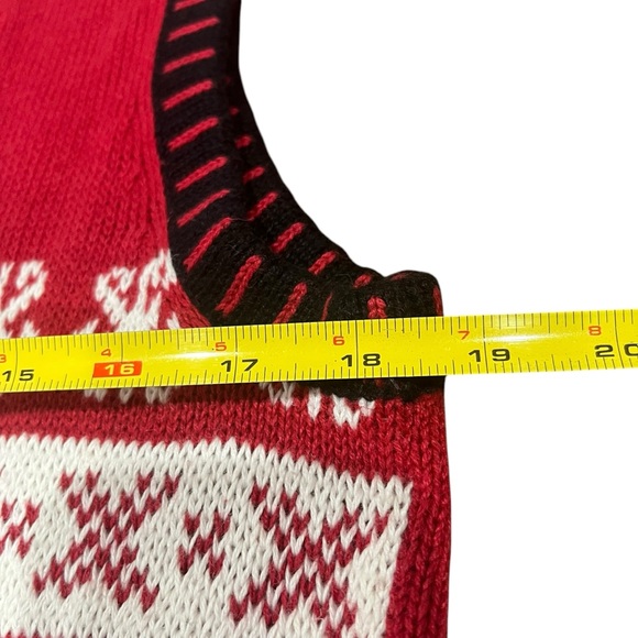 Holiday Editions Sweater Vest Cardigan Red Holiday Party Snow Penguin Sz Small‎ - Picture 6 of 7